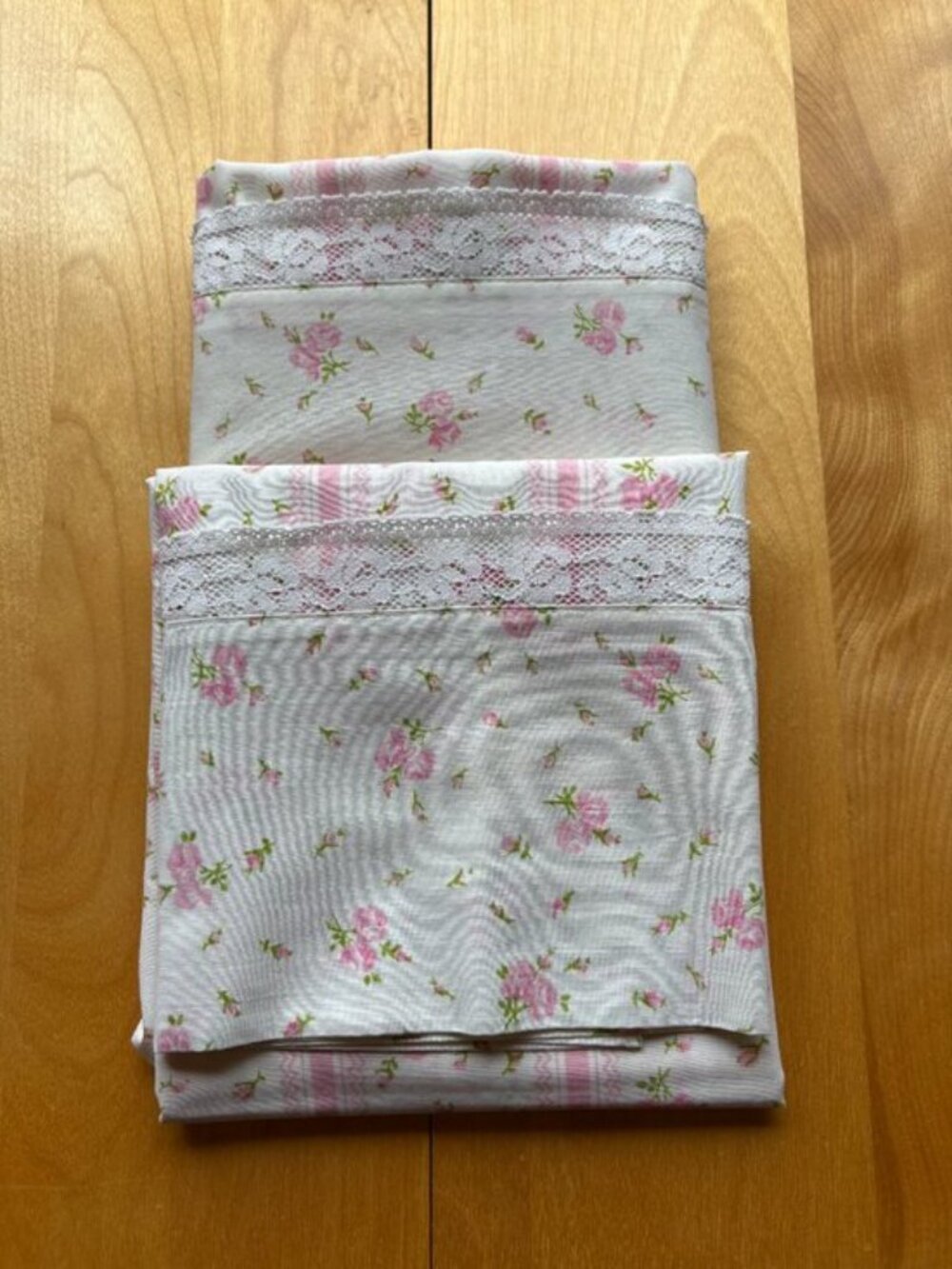 Set of Vintage Pink Rose Standard Size Pillowcases - Picture 4 of 4